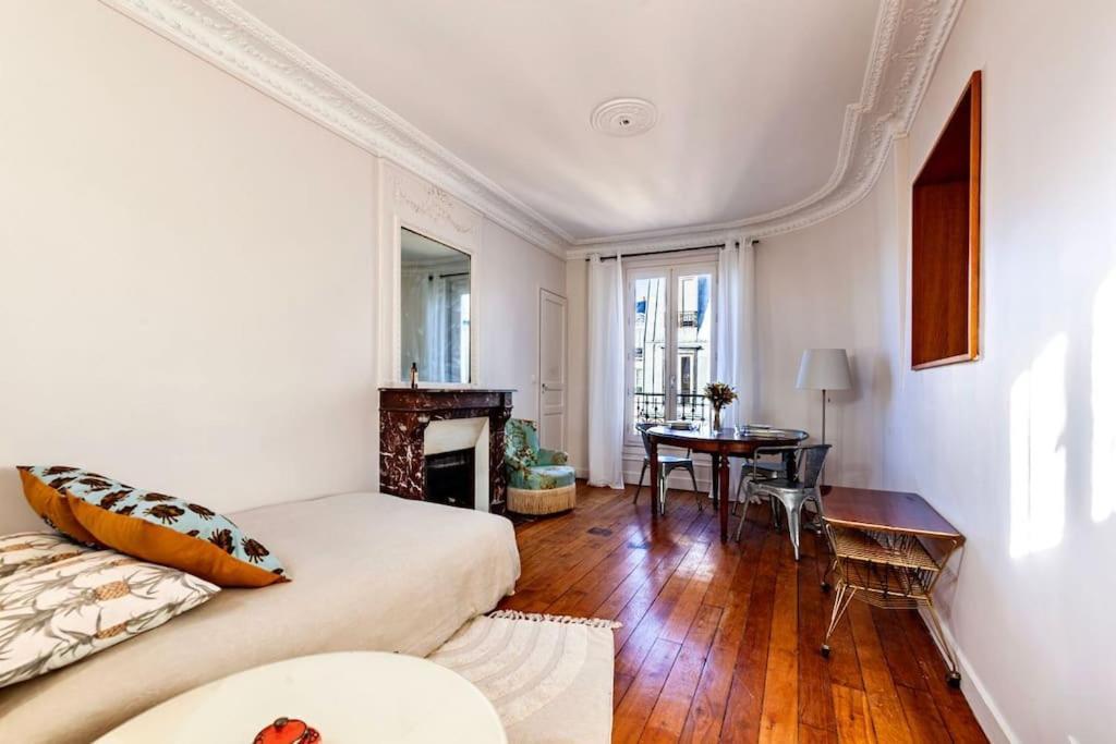 Charmant Appartement Au Coeur De Paris Exterior photo