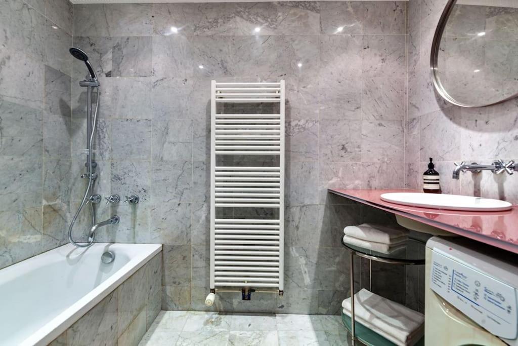 Charmant Appartement Au Coeur De Paris Exterior photo